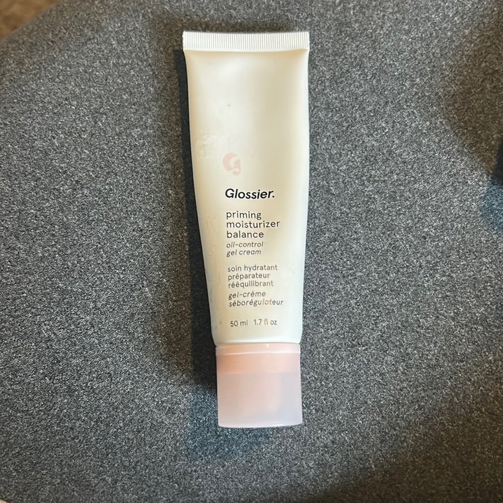nwot glossier priming moisturizer balance